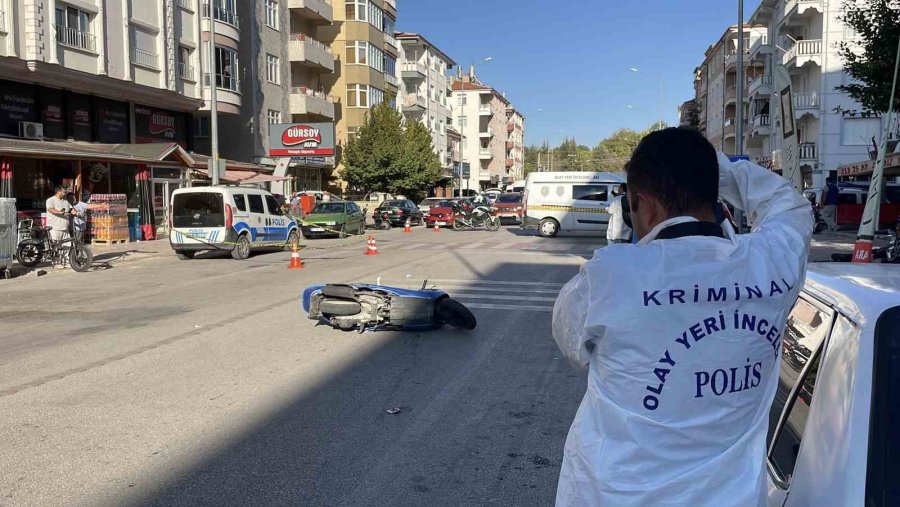 Ekmek Alıp Evine Dönen Yaşlı Adama Motosiklet Çarptı