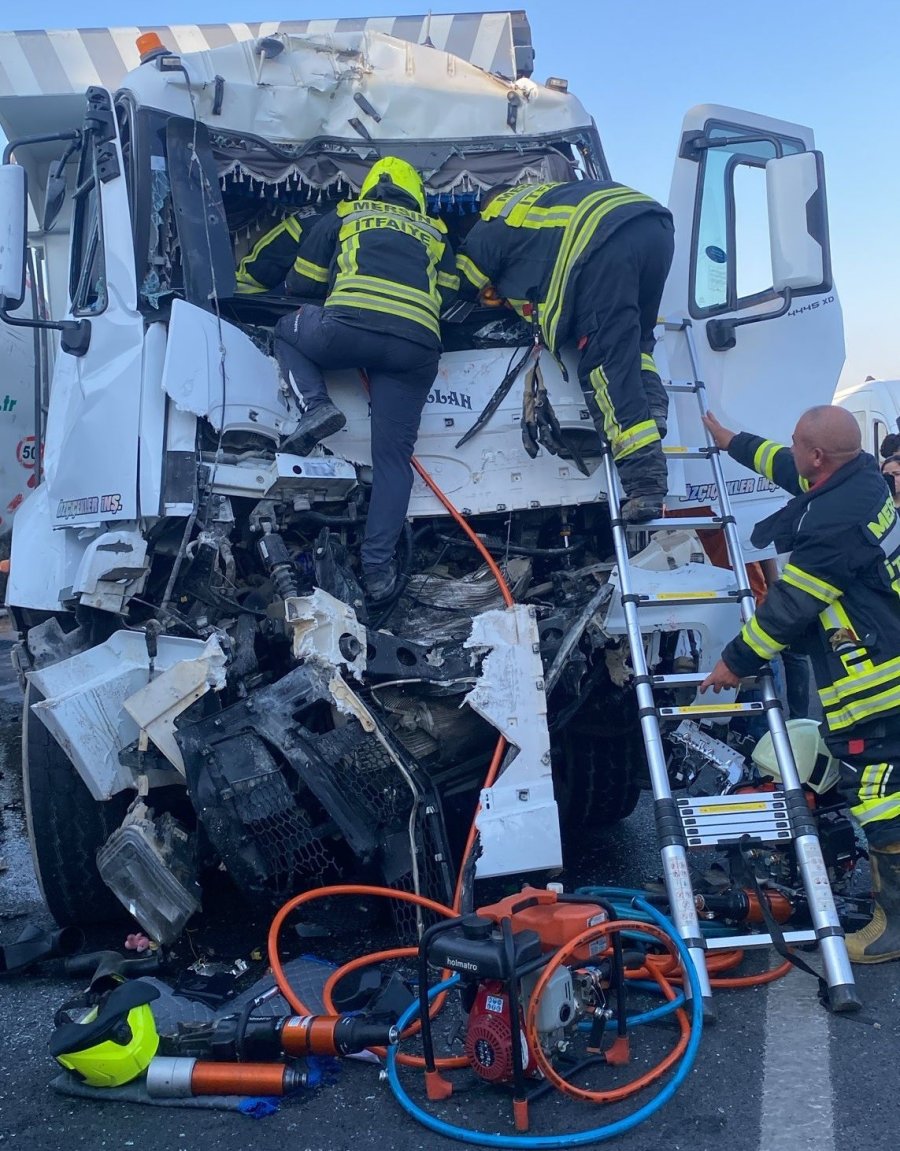 Mersin Otoyolda Zincirleme Kaza Kamerada