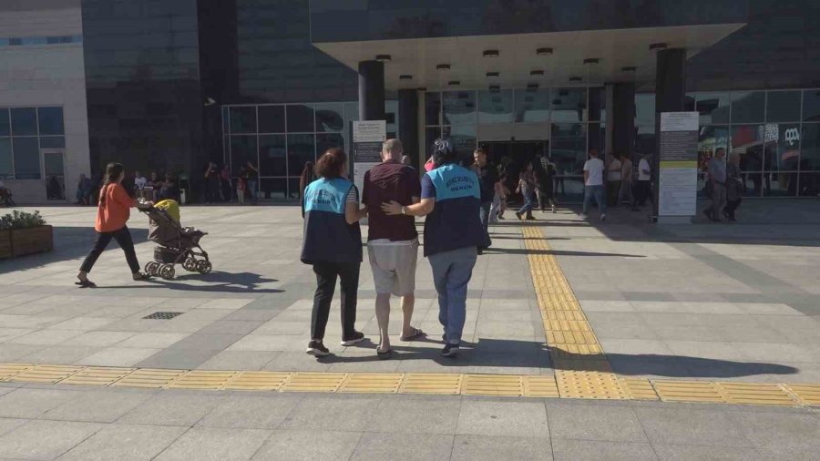 Akdeniz Belediyesinin Onkobüsü Hayatlara Dokunuyor