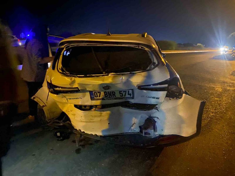 Antalya’da 3 Aracın Karıştığı Kazada 5 Kişi Yaralandı