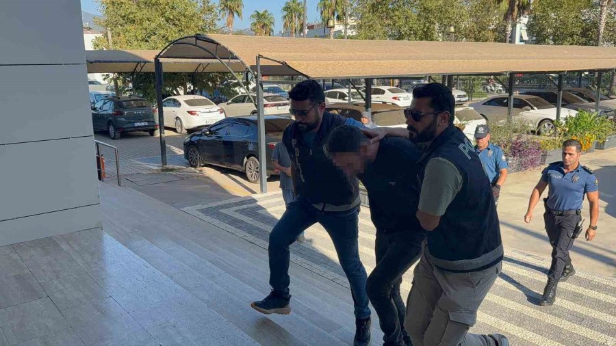 Ailesiyle Yolda Yürüyen Adamı Bacaklarından Vuran Şüpheli Adliyeye Sevk Edildi