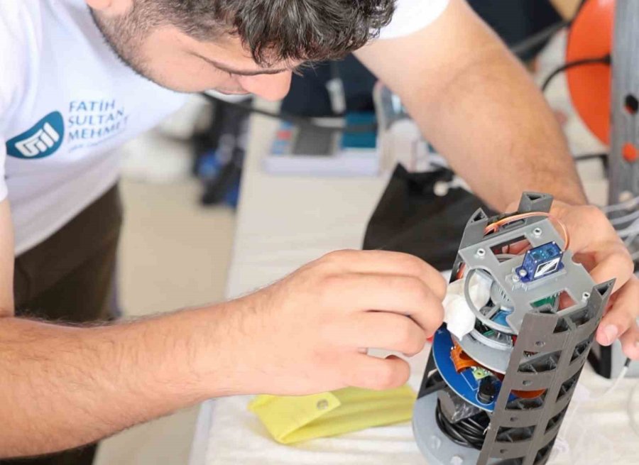 Atalay: "hem Teknolojik Hem De Uydu, Uzay Alanına Gençlerin İlgisini Çekmeyi Hedefliyoruz"