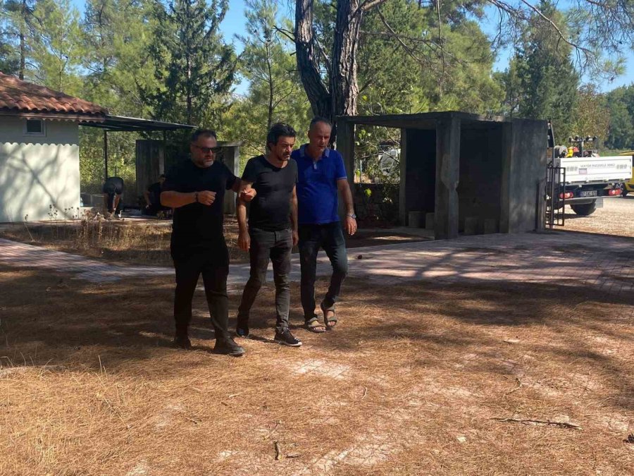 Öğretmen Babanın En Ağır Yükü: Okul Bahçesinde Fenalaşan Oğlunun Tabutunu Bir An Olsun Bırakmadı