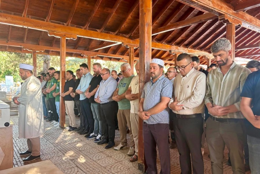 Erdemli Belediyesi’nin Acı Günü: Vefat Eden Personel İçin Tören Düzenlendi