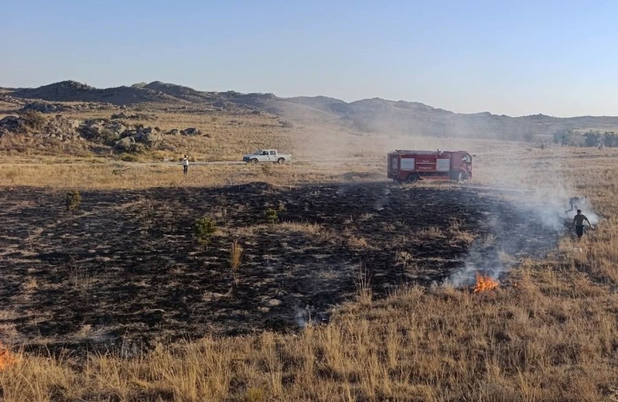 Karapınar’da Boş Arsada Yangın Paniği
