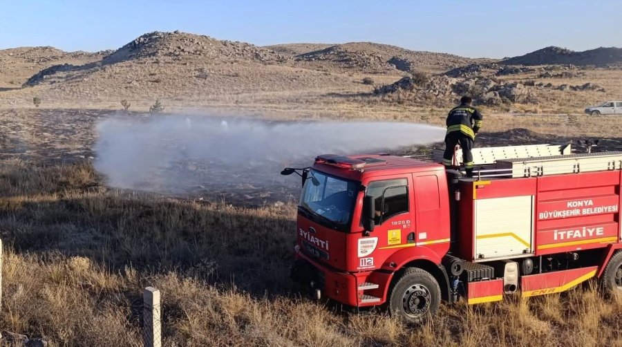 Karapınar’da Boş Arsada Yangın Paniği