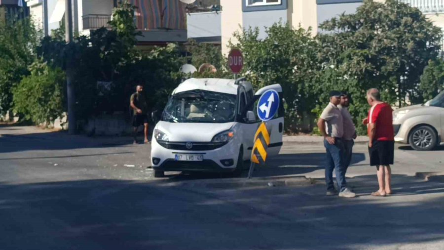 Ehliyetsiz Sürücüyü Korumak İçin Yalan Söyledi, Karakola Götürüldü
