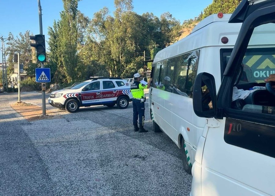 Mersin’de Jandarmadan Okul Servislerinde Sıkı Denetim