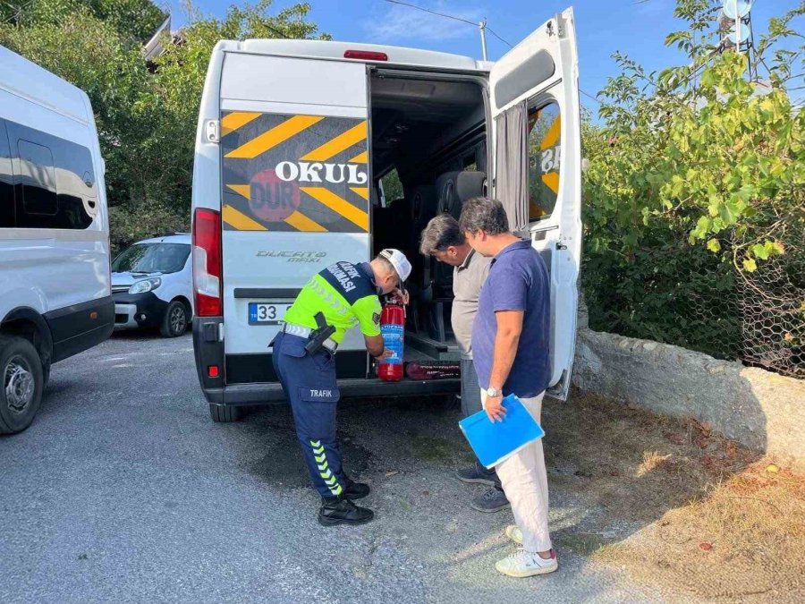 Mersin’de Jandarmadan Okul Servislerinde Sıkı Denetim