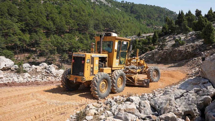 Tarsus’ta Mahallelerin Ulaşım Sorunu Çözülüyor