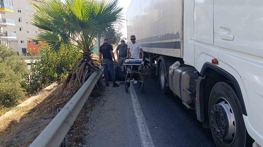 Antalya’da Tır İle Çarpışan Bisikletli Yaralandı