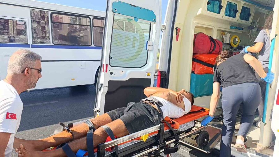 Antalya’da Tır İle Çarpışan Bisikletli Yaralandı