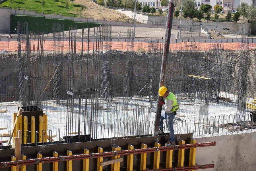 Niğde’de Tapu Ve Kadastro Hizmet Binasının Temeli Atıldı