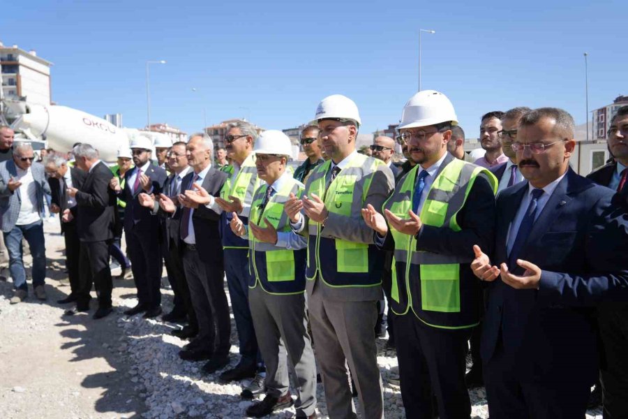 Niğde’de Tapu Ve Kadastro Hizmet Binasının Temeli Atıldı