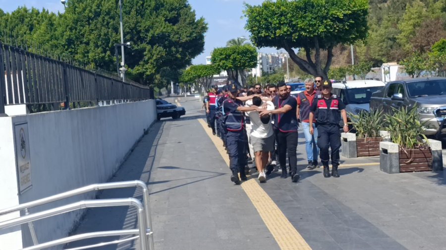 Antalya’da 1’i Turist 3 Kişiyi Yaralayan Motosikletli Şüpheliler Yakalandı