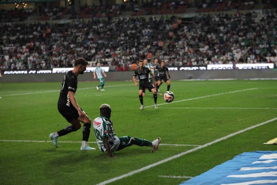 Trendyol Süper Lig: Konyaspor: 0 - Corendon Alanyaspor: 1 (ilk Yarı)