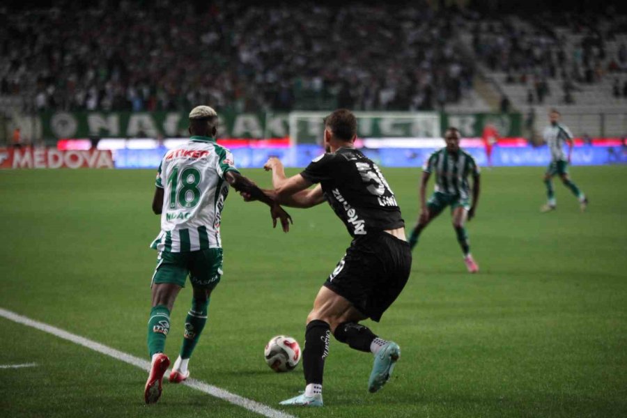 Trendyol Süper Lig: Konyaspor: 0 - Corendon Alanyaspor: 1 (ilk Yarı)