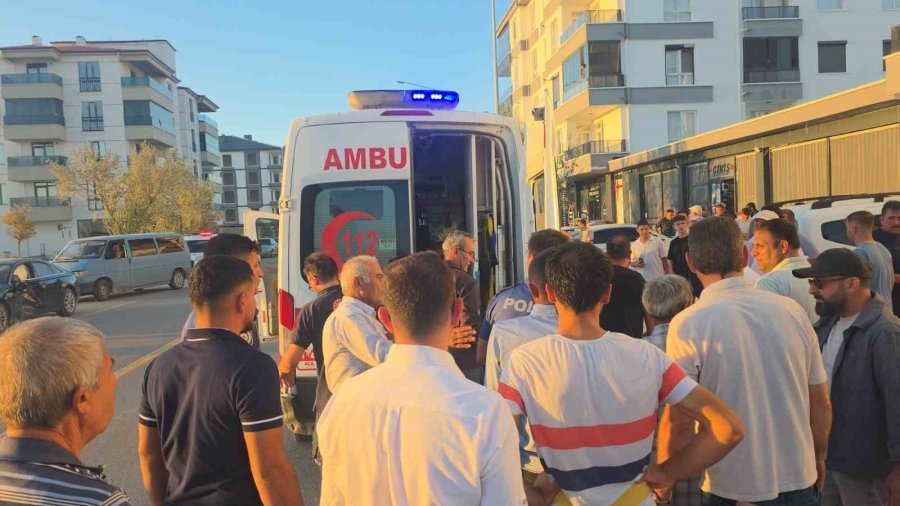Aksaray’da Otomobil İle Motosiklet Çarpıştı: 1 Ağır Yaralı