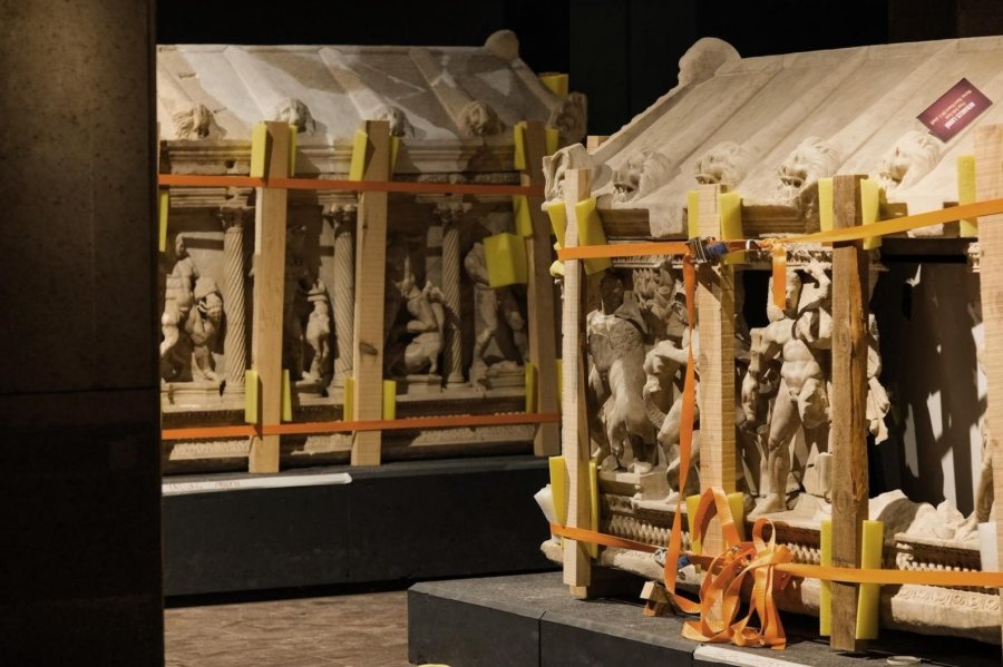 Antalya Arkeoloji Müzesi’ndeki 100 Bine Yakın Eser Güvenli Bir Şekilde Depolara Taşındı