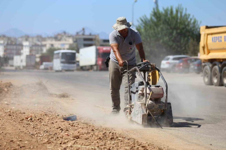 Kepez Belediyesi Esentepe’de Yaptığı Yenileme Çalışmalarıyla Bölgeye Modern Bir Çehre Kazandırdı