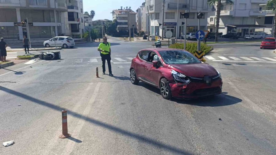 Otomobil İle Motosiklet Çarpıştı: 1 Yaralı