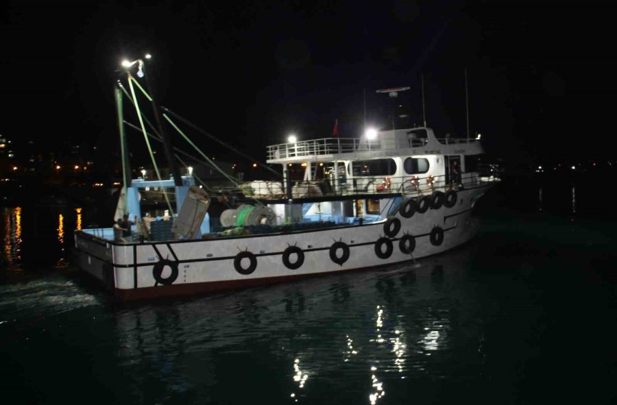 Akdenizli Balıkçılar ’vira Bismillah’ Dedi