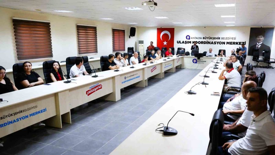 Toplu Ulaşım Şoförlerine Engelli Ve Otizm Farkındalığı Eğitimi