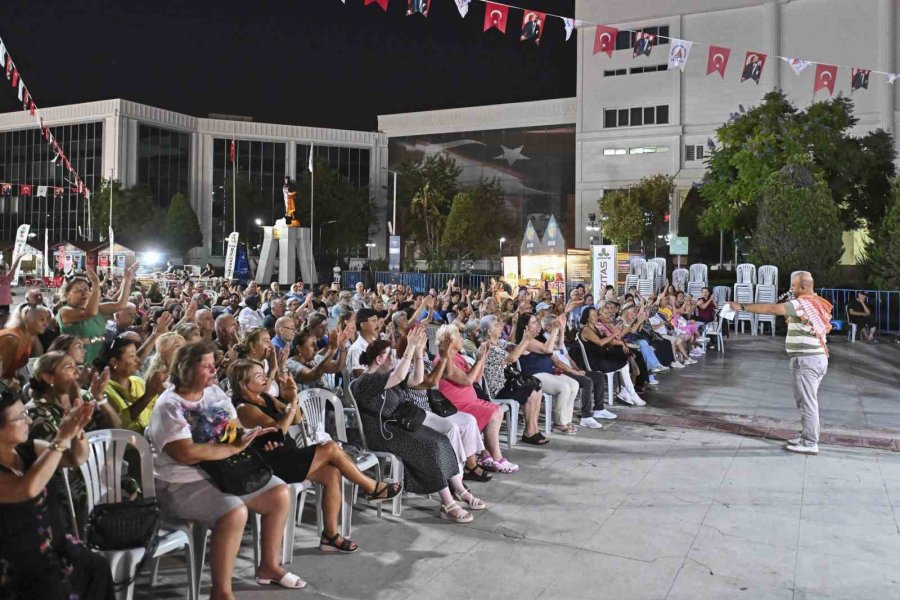 En Fazla Baklavayı Yemek İçin Kıyasıya Yarıştılar