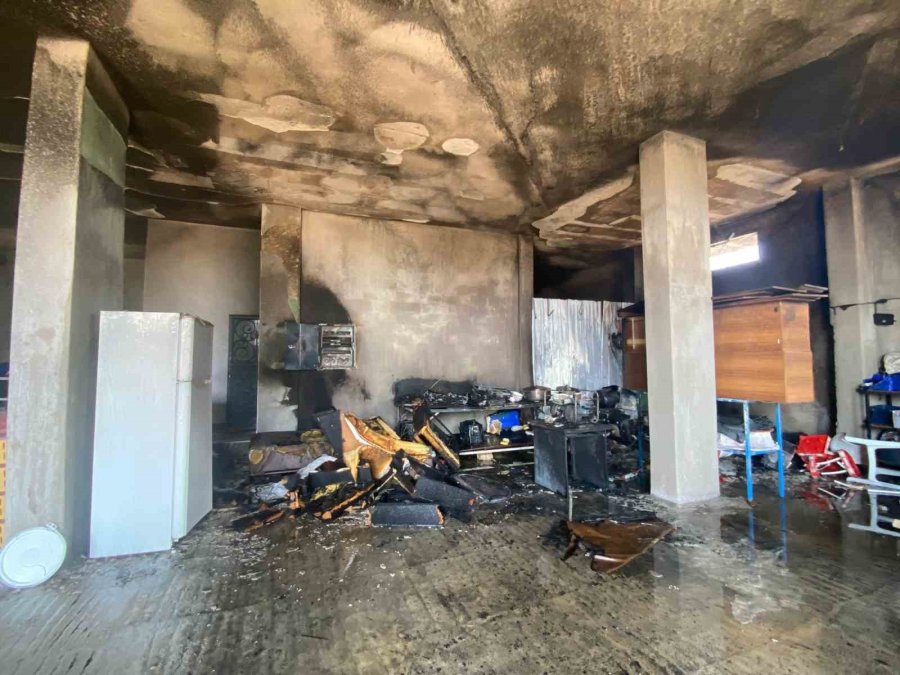 Serik’te Evin Deposunda Çıkan Yangın Söndürüldü