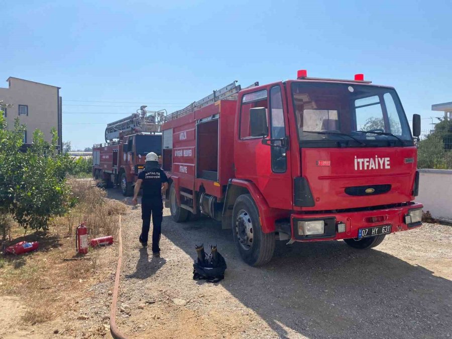 Serik’te Evin Deposunda Çıkan Yangın Söndürüldü