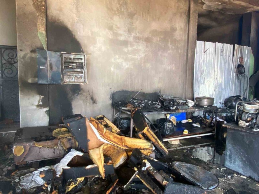 Serik’te Evin Deposunda Çıkan Yangın Söndürüldü