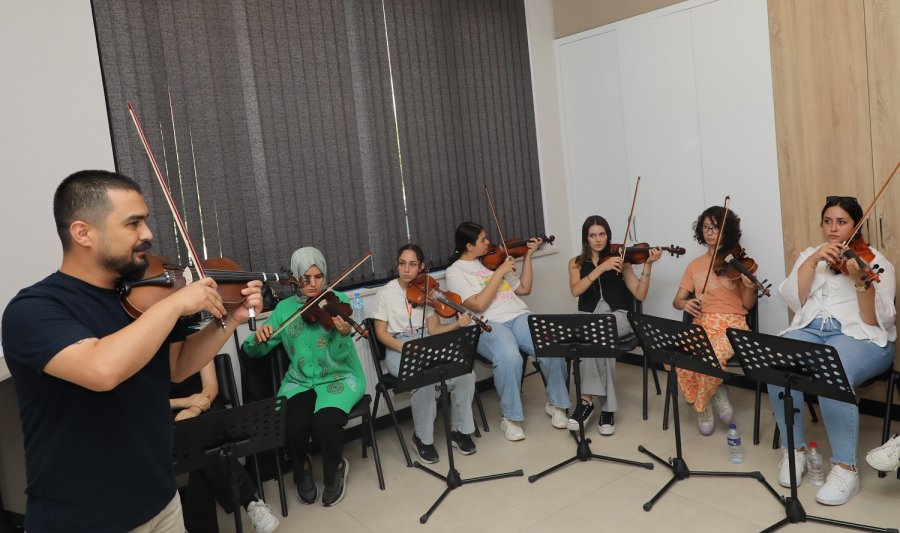 Ali Ulvi Kurucu Gençlik Merkezi’nde Güz Dönemi Kayıtları Başlıyor