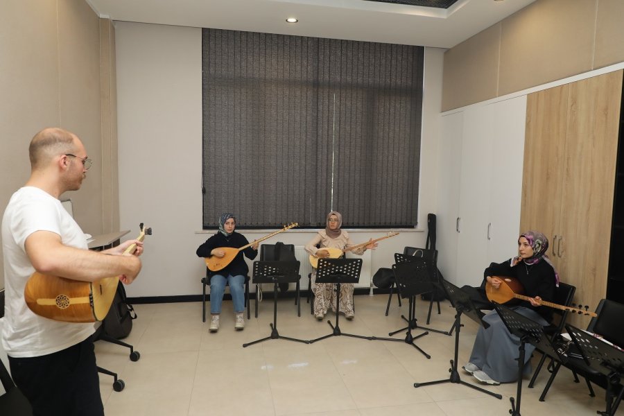 Ali Ulvi Kurucu Gençlik Merkezi’nde Güz Dönemi Kayıtları Başlıyor