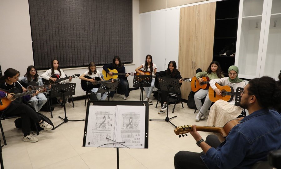 Ali Ulvi Kurucu Gençlik Merkezi’nde Güz Dönemi Kayıtları Başlıyor