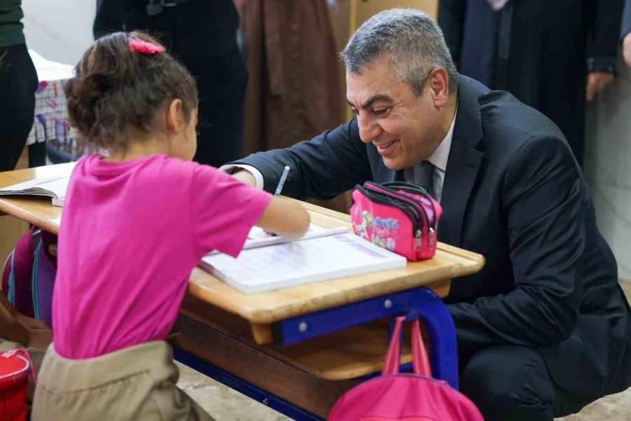 Vali Toros, Öğrencilerle Birlikte Fidan Dikti