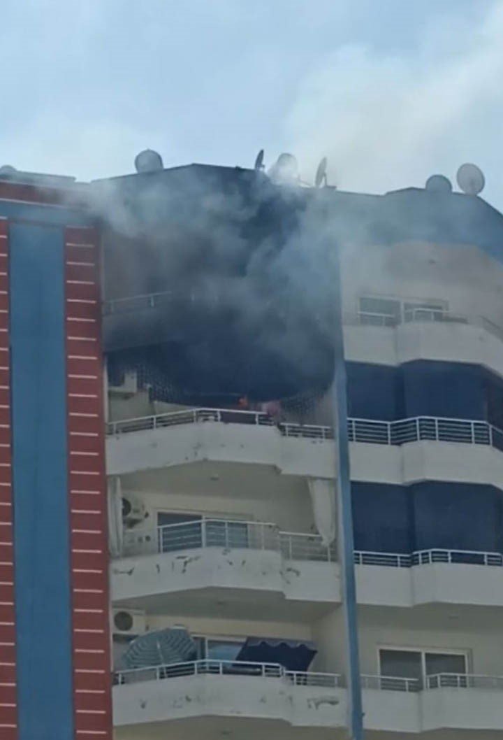 Mersin’de Tatil Sitesinde Yangın