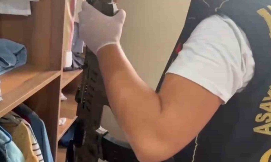 Antalya’da Çok Sayıda Ruhsatsız Silah Ele Geçti: 9 Gözaltı