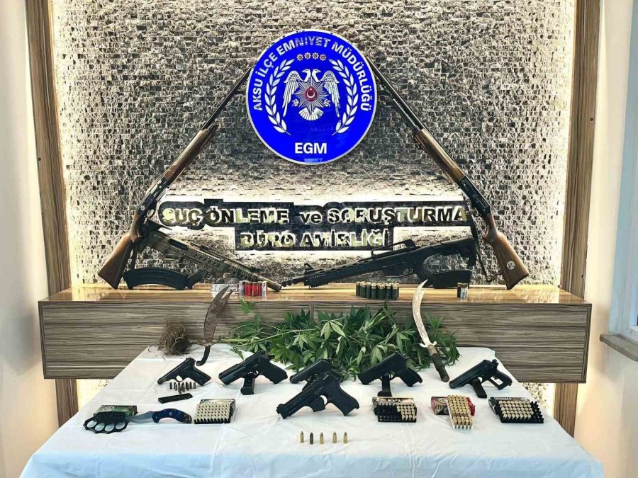 Antalya’da Çok Sayıda Ruhsatsız Silah Ele Geçti: 9 Gözaltı