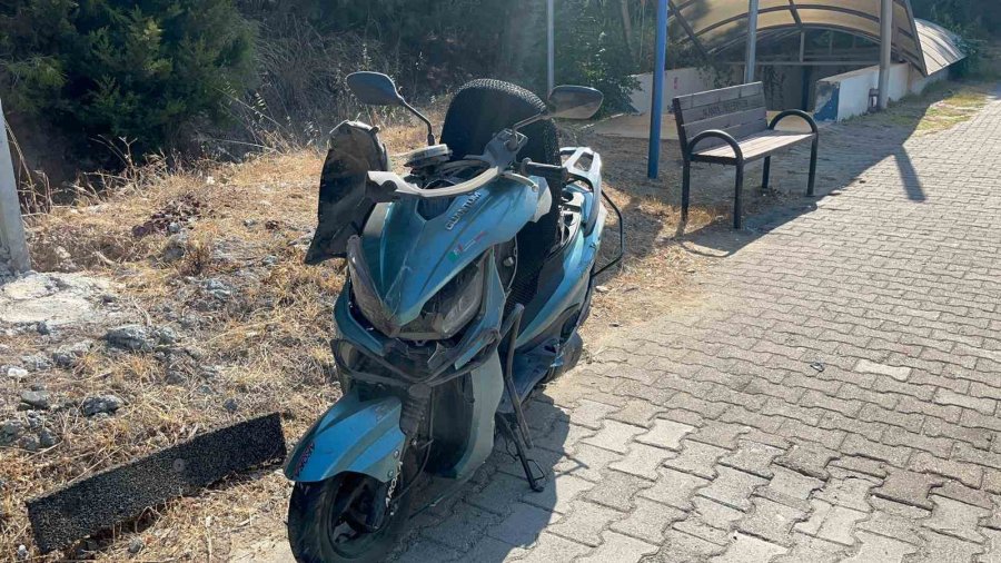 Alanya’da Midibüsle Çarpışan Motosikletli Yaralandı