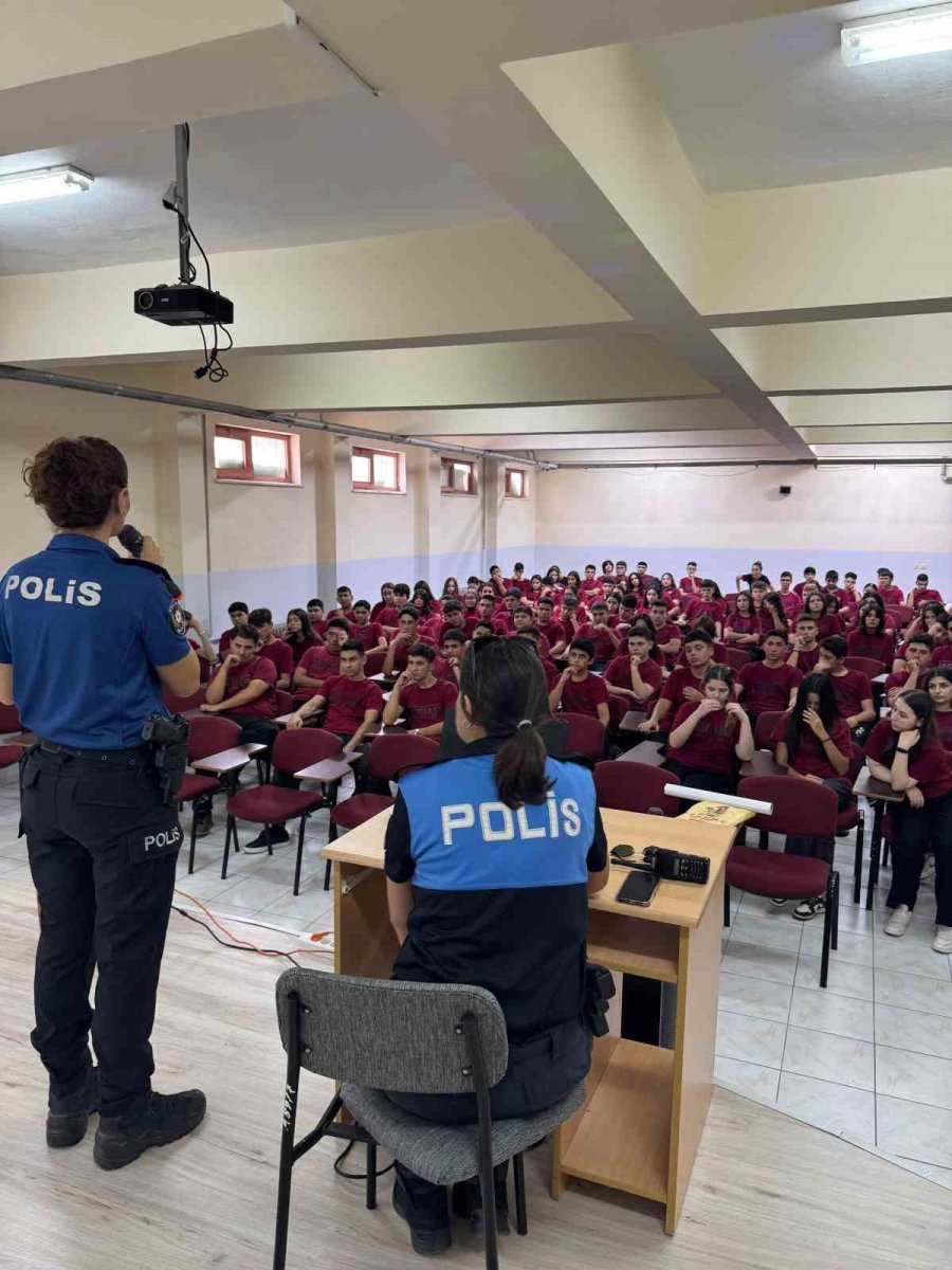 Gazipaşa’da Öğrencilere Motosiklet Ve Ekipmanlarının Kullanımı Hakkında Bilgiler Verildi