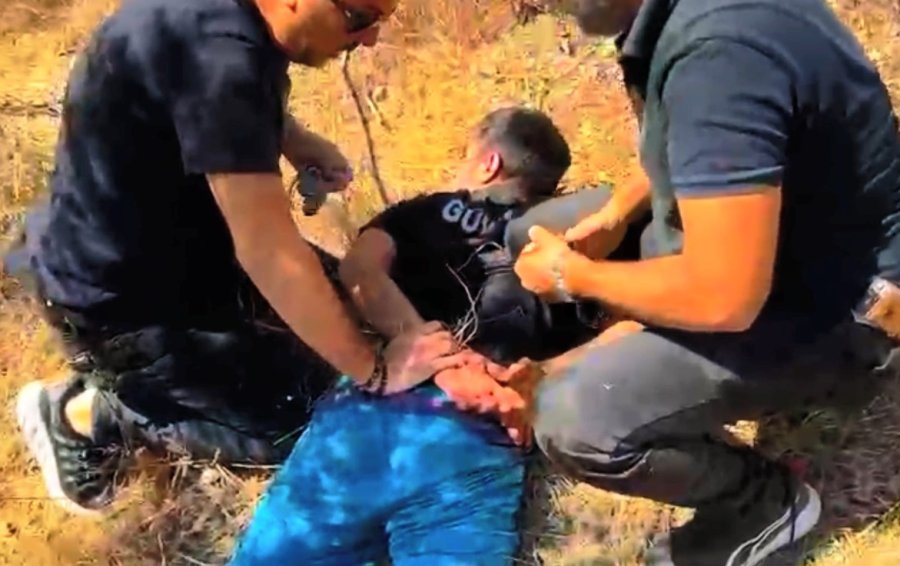 17 Suç, 27 Yıl Hapisle Aranıyordu: ’güvenlik’ Yazılı Kıyafetle Tavuk Çiftliğinde Yakalandı