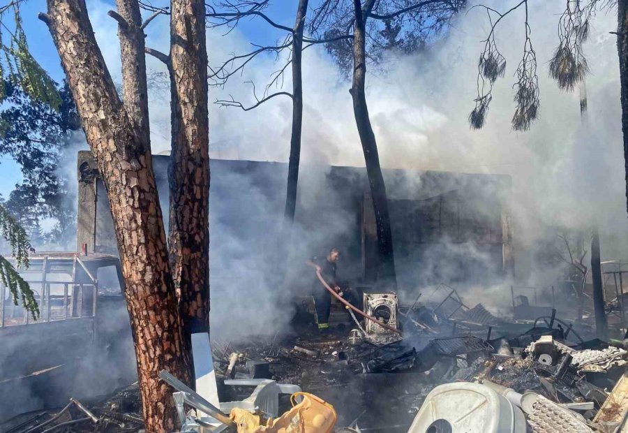 Antalya’da Yaşlı Kadını Sinir Krizine Sokan Yangın