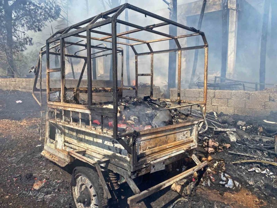 Antalya’da Yaşlı Kadını Sinir Krizine Sokan Yangın