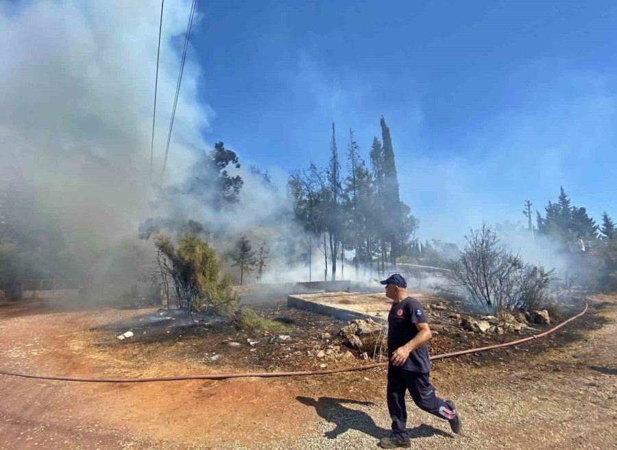 Antalya’da Yaşlı Kadını Sinir Krizine Sokan Yangın