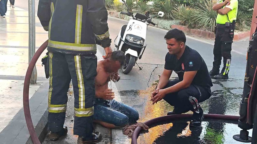 Üzerine Döktüğü Benzin Gözlerinden Ediyordu