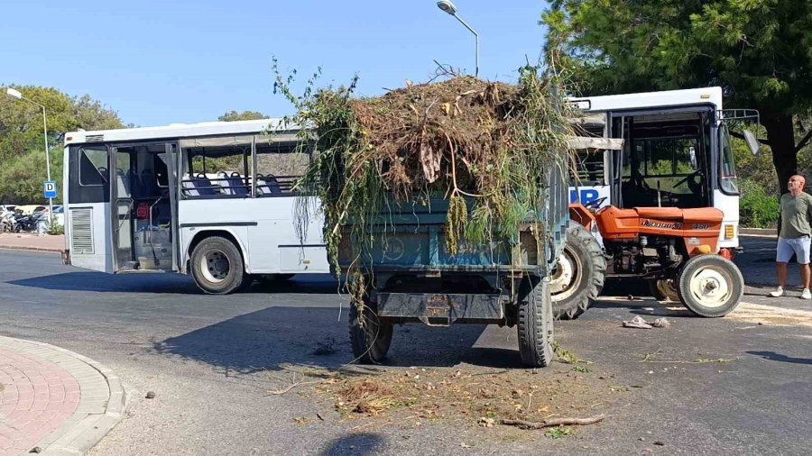Safari İçin Yolcu Toplayan Otobüs İle Otelden Çıkan Traktör Çarpıştı: 1’i Turist 2 Yaralı
