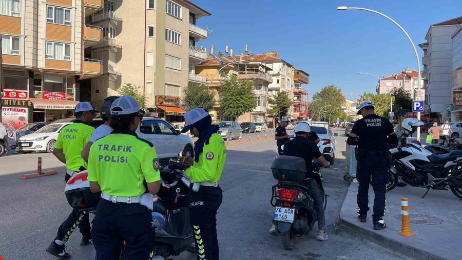 Karaman’da Yayalara Yol Vermeyen Sürücüler Cezadan Kaçamadı