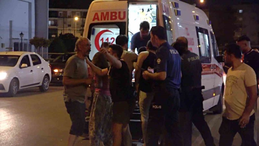 Tofaşlar Kafa Kafaya Çarpıştı, Ortalık Savaş Alanına Döndü: 4 Yaralı