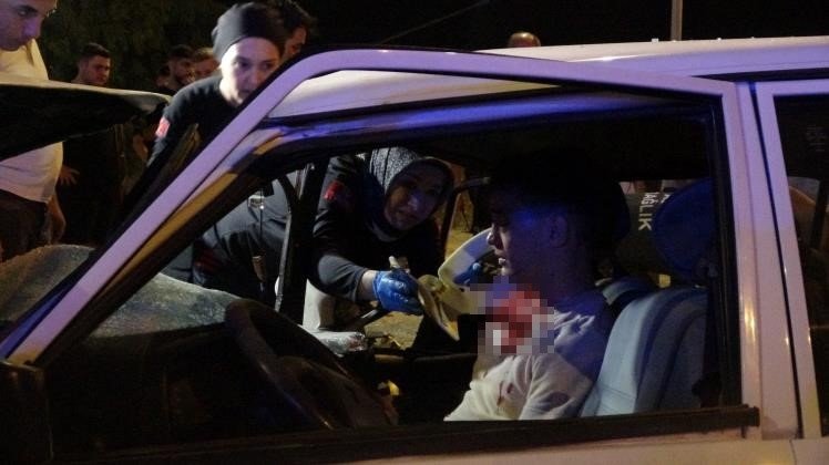 Tofaşlar Kafa Kafaya Çarpıştı, Ortalık Savaş Alanına Döndü: 4 Yaralı