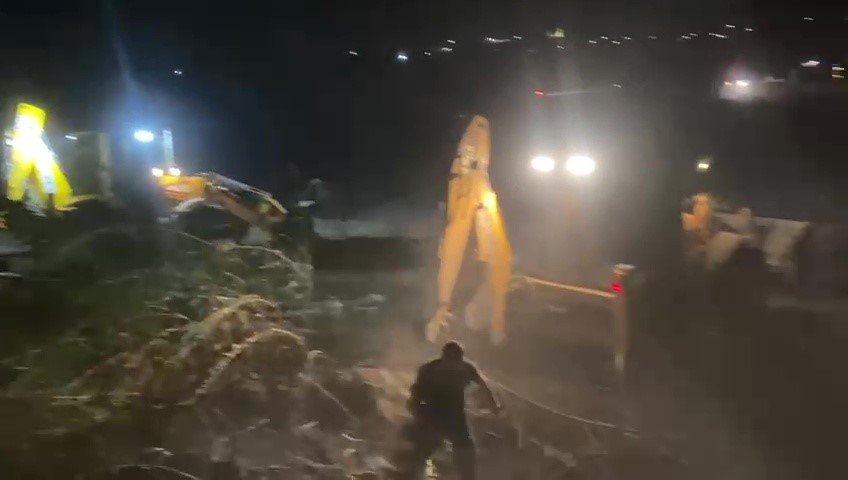 Antalya’da Yerleşim Alanına Yakın Sazlık Alanda Yangın Paniği